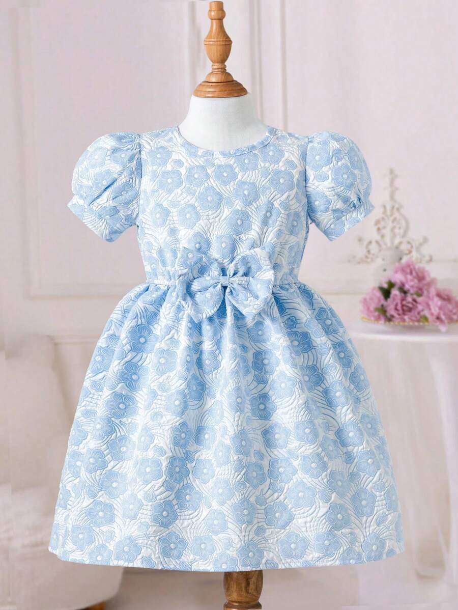 Young Girl' Jacquard Bow Puff Sleeve Dress, Fresh Countryside Style, Short Sleeve Design, Soft & Skin-Friendly Fabric, Suitable For Daily , Afternoon Tea, Vacation Photo Shoot, Fits Girls Aged 4-7, Spring/Summer - Light Wash - View 1