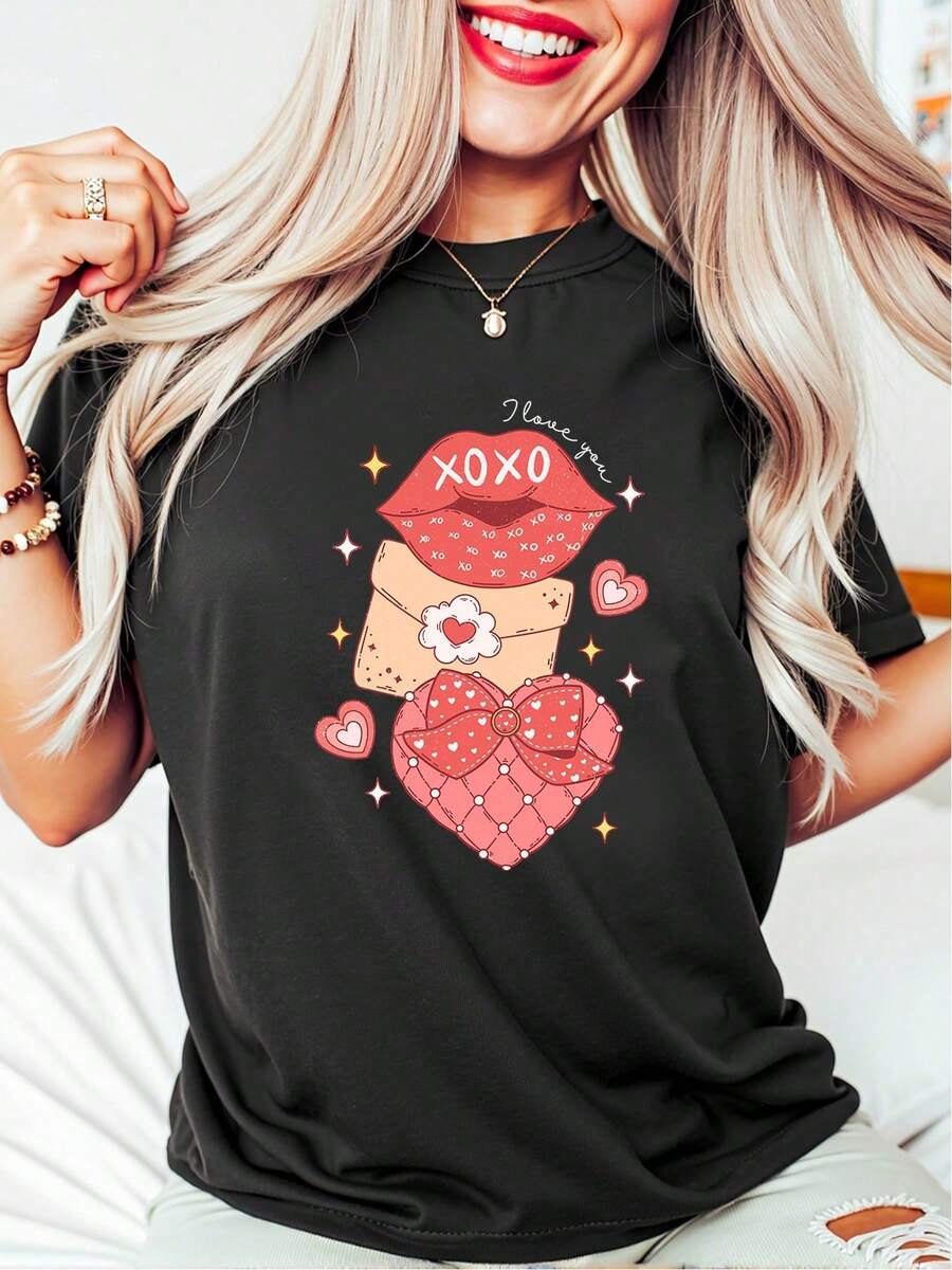 Oversized Style For Women, I Love You XOXO T-Shirt Cute Lips And Heart Design With Love Elements, Ideal For Celebrating Affection, Loose Type Shirt For Women, Perfect For Holiday Parties Or Gift Giving, Soft And Comfortable - Black - View 1