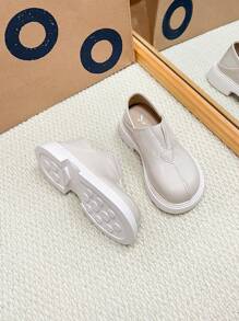 Scarpe da principessa con suola morbida, stile vintage britannico, con motivo a cuore, carine e adatte ai bambini, ottime per le esibizioni