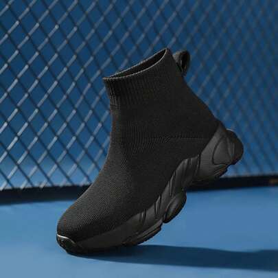 经典简约高帮户外运动休闲运动鞋，轻便时尚，适合学生