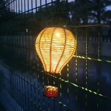 1 pieza Luz solar de camino con forma de globo de ratán tejido a mano - Accesorio de iluminación decorativa semi-empotrado de ahorro de energía eficiente con lámpara de suspensión de plástico, decoración de jardín con batería de níquel, pantalla de lámpara de ratán tejido a mano, adecuado para decoración del hogar, restaurante, cafetería, sala de té, con control de interruptor, panel solar, batería fotovoltaica desmontable, lámpara solar colgante a prueba de agua para jardín, terraza, decoración al aire libre para vacaciones, luz de ambiente para el jardín