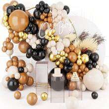 135 stuks metallic gouden ballonnen in zandwit voor verjaardagen, jubilea, nieuwjaar, verlovingen en feestdecoraties.