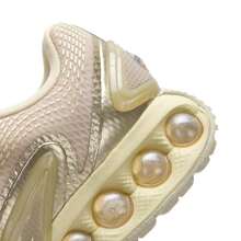 Nike 女士休闲鞋 W AIR MAX DN，女士气垫运动跑步鞋，通勤休闲鞋 HV4861-200 - 淺卡其色/化石灰/團隊金 - 查看 8