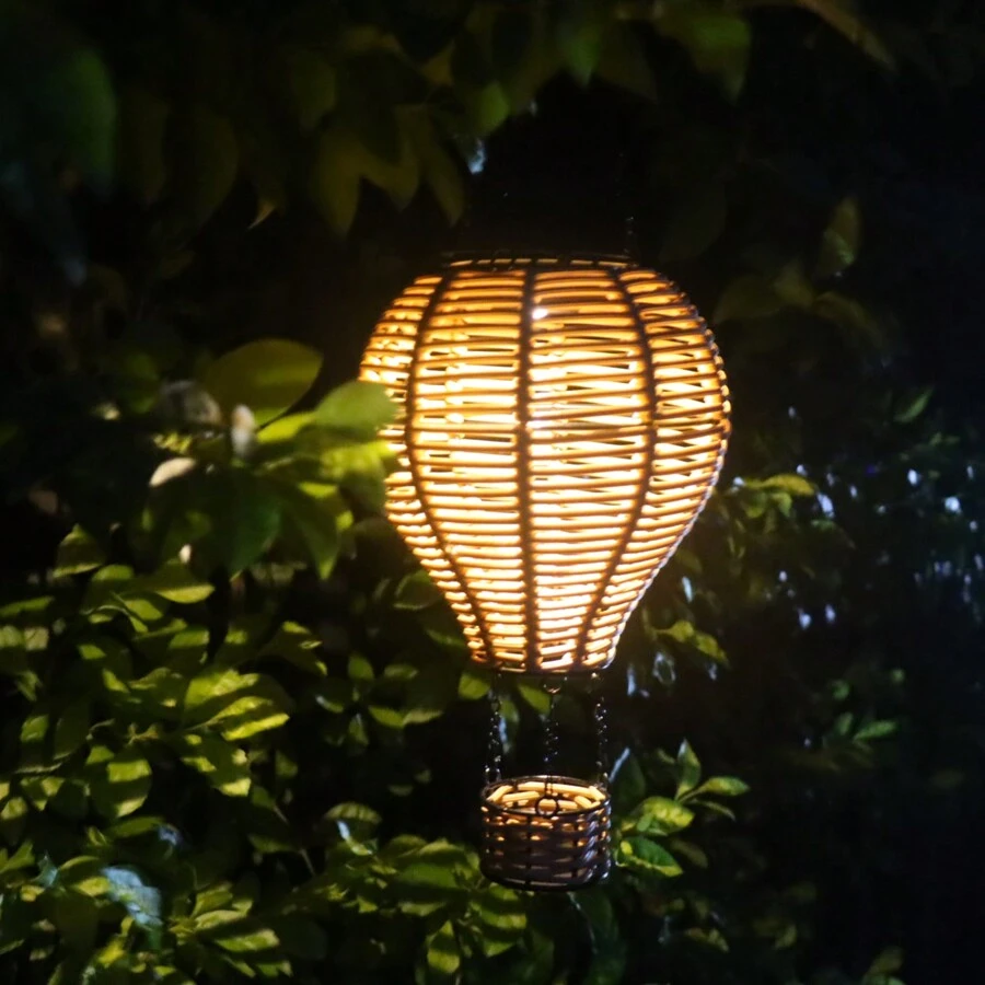 1 pieza Luz solar de camino con forma de globo de ratán tejido a mano - Accesorio de iluminación decorativa semi-empotrado de ahorro de energía eficiente con lámpara de suspensión de plástico, decoración de jardín con batería de níquel, pantalla de lámpara de ratán tejido a mano, adecuado para decoración del hogar, restaurante, cafetería, sala de té, con control de interruptor, panel solar, batería fotovoltaica desmontable, lámpara solar colgante a prueba de agua para jardín, terraza, decoración al aire libre para vacaciones, luz de ambiente para el jardín