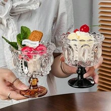 Un porte-gobelet à dessert en cristal rétro de luxe léger, un contenant de vaisselle de maison multi-couleur pour glace haut de gamme, une vaisselle à dessert de restaurant hautement attrayante pour café, un verre à boisson pour le rassemblement familial et l'après-midi du thé, un ensemble de vaisselle européen sculpté comme cadeau