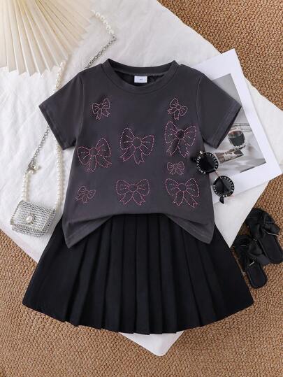 2 件套少女水钻蝴蝶结短袖上衣和 A 字褶裙套装，夏季时尚风格