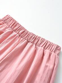 2 件装年轻女孩休闲可爱娃娃图案 T 恤和短裤套装，夏季