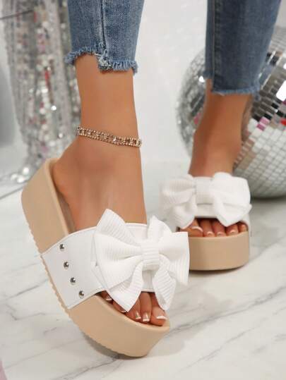 Women's Summer Sandals, New Design, Comfortable Platform Sole, Outdoor Casual Ladies Slippers, Floral Rivet Reinforced Strap Women's Wedge Thick Bottom Sandals