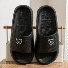 Zapatillas de Verano con Estampado de Oso Lindo para Mujeres y Hombres, Sandalias de Interior Suaves de Dibujos Animados, Zapatos de Baño Antideslizantes y Cómodos para Parejas - Blanco - Ver 7