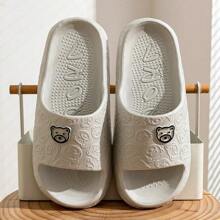 Zapatillas de Verano con Estampado de Oso Lindo para Mujeres y Hombres, Sandalias de Interior Suaves de Dibujos Animados, Zapatos de Baño Antideslizantes y Cómodos para Parejas - Blanco - Ver 8