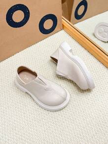 Scarpe da principessa con suola morbida, stile vintage britannico, con motivo a cuore, carine e adatte ai bambini, ottime per le esibizioni