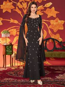 Abito elegante da donna con maniche lunghe, stile arabo, decorato con perline e cristalli