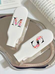 1pc Printed With Orange Pink Flowers And Black Letters Portable Travel Folding Comb, Initial Letters A-Z,Anti-Static Mini Pocket Hair Comb, Hair Styling Tools For Men And Women, Plastic Folding Comb,Travel Hair Brush, Portable Gift Lightweight Compact Small Hairbrush, Pocket Hair Comb For Travel