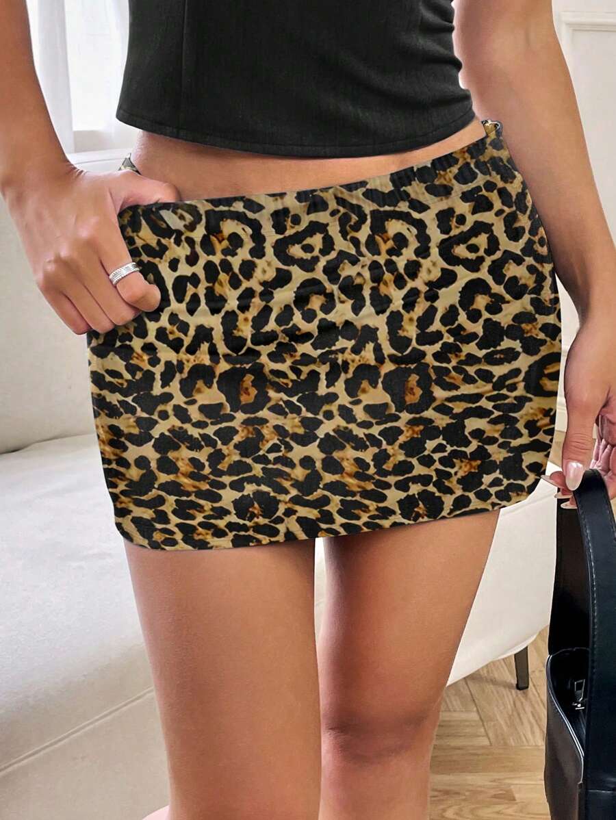 Elegant Minimalist Fashion Sexy Leopard Print Mini Skirt For Spring & Summer - Apricot - View 1