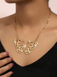 An Exaggerated Hollowed Out Butterfly Pendant Necklace For Daily Banquets And Events, Fashionable Matching - Yellow Gold - View 3