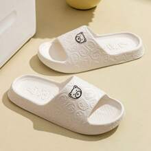 Zapatillas de Verano con Estampado de Oso Lindo para Mujeres y Hombres, Sandalias de Interior Suaves de Dibujos Animados, Zapatos de Baño Antideslizantes y Cómodos para Parejas - Blanco - Ver 4