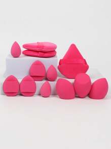 Juego de 12 esponjas de maquillaje de uso múltiple que consta de 3 borlas triangulares para polvos, 3 borlas mini de cojín de aire para polvos, 3 esponjas de maquillaje en forma de gota de agua y 3 mini esponjas de maquillaje. Adecuado para base líquida, base en polvo y crema correctora. Apto para todo tipo de pieles.