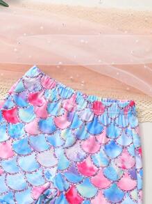 Set de 2 piezas con camiseta de niña pequeña suave y cómoda con volantes, estampado de concha de sirena y efecto ombré, y pantalones cortos deportivos con estampado de escamas en degradado