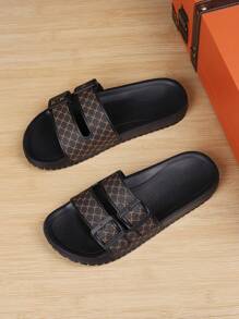 Summer Large Size 39-47 Men's Slippers Outdoor Comfortable Men's Casual Shoes Lightweight Anti Slip Home Slippers Wear-Resistant Breathable Men's Sandals Outdoor Daily Wear Men's Shoes(Asymmetric Pattern)