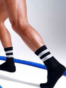 2/6/8 pares de calcetines deportivos de rayas bicolor negras y blancas para hombres, longitud de media pantorrilla/tripulación, calcetines de fitness unisex