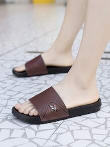 Letnie duże rozmiary 39-49 Męskie kapcie Outdoor Wygodne męskie buty codzienne Lekkie antypoślizgowe kapcie domowe Odporne na zużycie Oddychające męskie sandały Outdoor Codzienne buty męskie (asymetryczny wzór) - Brązowy - Zobacz 5