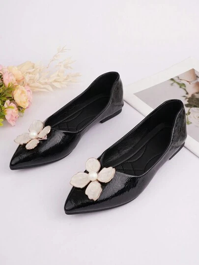 Women's High-End Flat Soft Bottom 2025 New Microfiber Leather Floral Pearl Pointed Toe Wide Fit Slip-On Casual Shoes, Plus Size