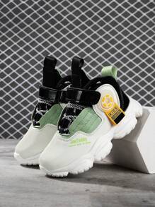 1 par de zapatillas deportivas para niños, transpirables, elásticas, suaves, con absorción de impactos, de secado rápido, livianas, impermeables, antideslizantes, con superficie de parche y tela, estilo casual y grueso para correr en la calle, para niños y niñas