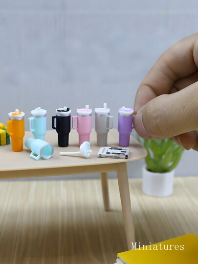 Miniature Realistic Straw Cup, Dollhouse Mini , DIY Miniature Dining Accessories Model, Cup With Openable Lid Gifts Birthday Graduation