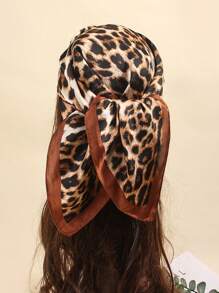 estampado de leopardo marrón