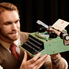 LEGO 创意打字机 21327 成人积木套装，可收藏的复古展示模型，创意爱好的独特礼物创意