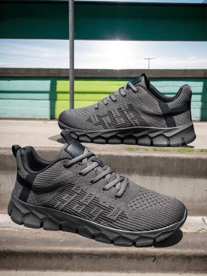 男士轻便透气网眼休闲户外徒步运动鞋，带 EVA 鞋底，夏季百搭运动鞋