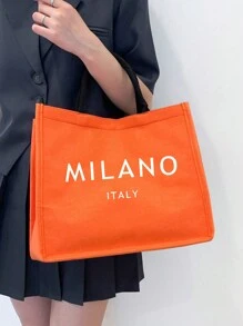 一套亚麻手提袋，包含一个印有“米兰，意大利”字样的手提袋和一个印有花卉和字母图案的小收纳袋，个性化礼品包装，适合婚礼、生日、海滩、度假等场合，是送给女性、母亲、教师、朋友、伴娘、学生和返校季的完美礼物。