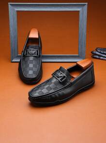 New Men's Loafers Low-Top Solid Color Plaid Pattern Metal Buckle Decor Leather Shoes, Suitable For Party, Commute, Riding, Casual, Travel, Camping, Fashionable & Versatile