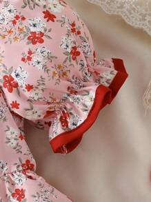 年轻女孩休闲时尚花朵印花泡泡袖圆领连衣裙