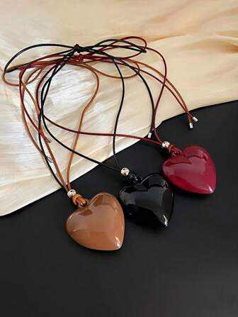 1 件复古心形吊坠长款可调节皮绳项链，简约百搭