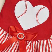 Vestido para perro de San Valentín, bonito vestido transpirable con estampado de rayas y corazón de béisbol para primavera y verano - Rojo - Ver 4