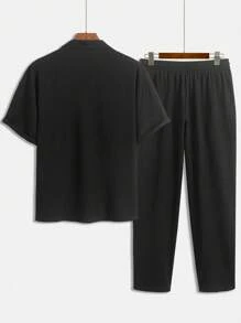 男士纹理 Polo 衫和裤子套装，舒适服装