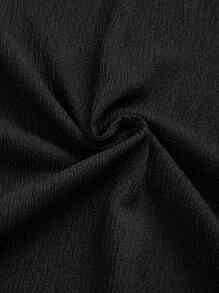 男士纹理 Polo 衫和裤子套装，舒适服装