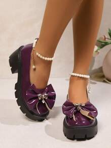 1 双女孩校园厚底玛丽珍鞋，新款时尚款式，带蝴蝶结和仿珍珠装饰，甜美学院风乐福鞋