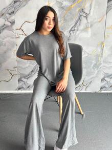 Conjunto informal rojo de dos piezas para mujer, camiseta de media manga con cuello redondo y pantalón largo con tejido ligeramente elástico. - Gris - Ver 2