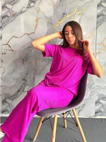 Camiseta sólida y pantalones de pierna ancha