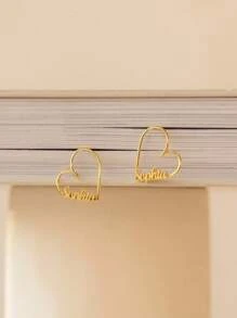 1 Paar Herz-förmige Ohrringe mit individuellem Namen von Caitlyn, minimalistisch, in Goldfarbe aus rostfreiem Stahl, individuell beschriftete Herz-Ohrringe, handgemacht, Hochzeit, Valentinstag Schmuck, perfektes Geschenk für sie