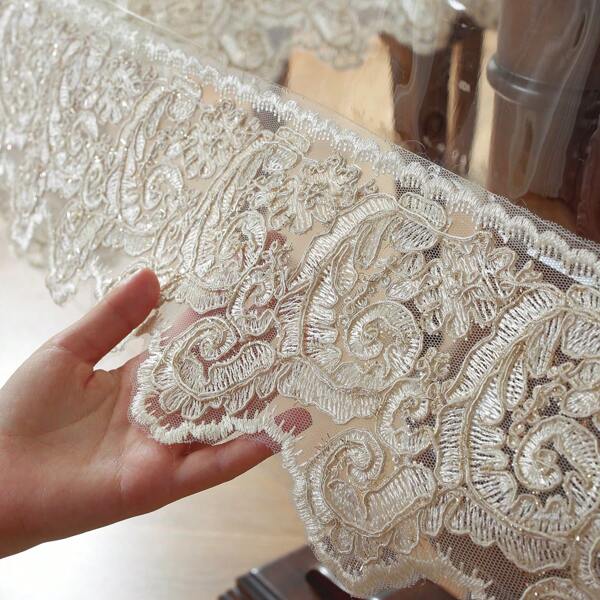 1pc Of European-Style Vintage Lace Transparent Tablecloth, Embroidered Hollow Lace Tablecloth, Waterproof And Oil-Proof, Easy To Clean, Dustproof And Wear-Resistant Decorative Tablecloth, High-End Tablecloth For Living Room, Kitchen, Bedroom, And Hotel, Wedding And Holiday Party Decoration Fabric, Festive Tablecloth, Tabletop Decoration Fabric.