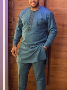 2 件套加大码优雅蓝色 Dashiki 男士套装，刺绣、撞色、长袖、松紧腰裤、非洲服装、休闲衬衫和裤子两件套西装，新品上市，适合派对、约会、日常穿着、文化活动、传统仪式