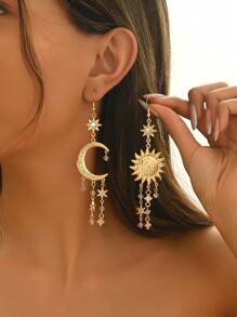 1对时尚金色流苏星月水钻耳环，适合日常、节日、度假、约会、派对、送礼，锌合金材质。