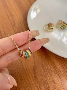 1pc French Retro Elegant Handmade Enamel Color Circle Pendant Necklace (2 Styles Random Delivery)