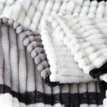 1 件簡約條紋格紋印花法蘭絨毯子,柔軟溫暖,可用作床罩或披肩,適合客廳和臥室家具裝飾 - 淺灰色 - 查看 11