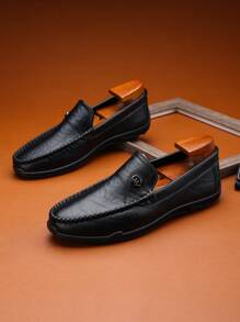Mocassini piatti da uomo minimalisti a colore unito con decorazioni in metallo, scarpe casual slip-on adatte per vacanze, pendolarismo, ciclismo, spiaggia, campeggio, di e versatili - nero - Visualizzare 3