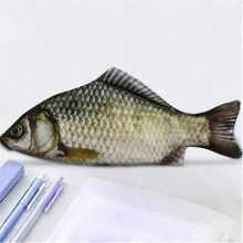 1 Stück Karpfen-ähnliche Reißverschlusstasche Stift Bleistift Etui Make-up Tasche, simulierter gesalzener Fisch Stifteetui Tasche, lustiger Schul-Federmäppchen, Schreibwarenzubehör Schulanfang, zufällige Farbe und Stil