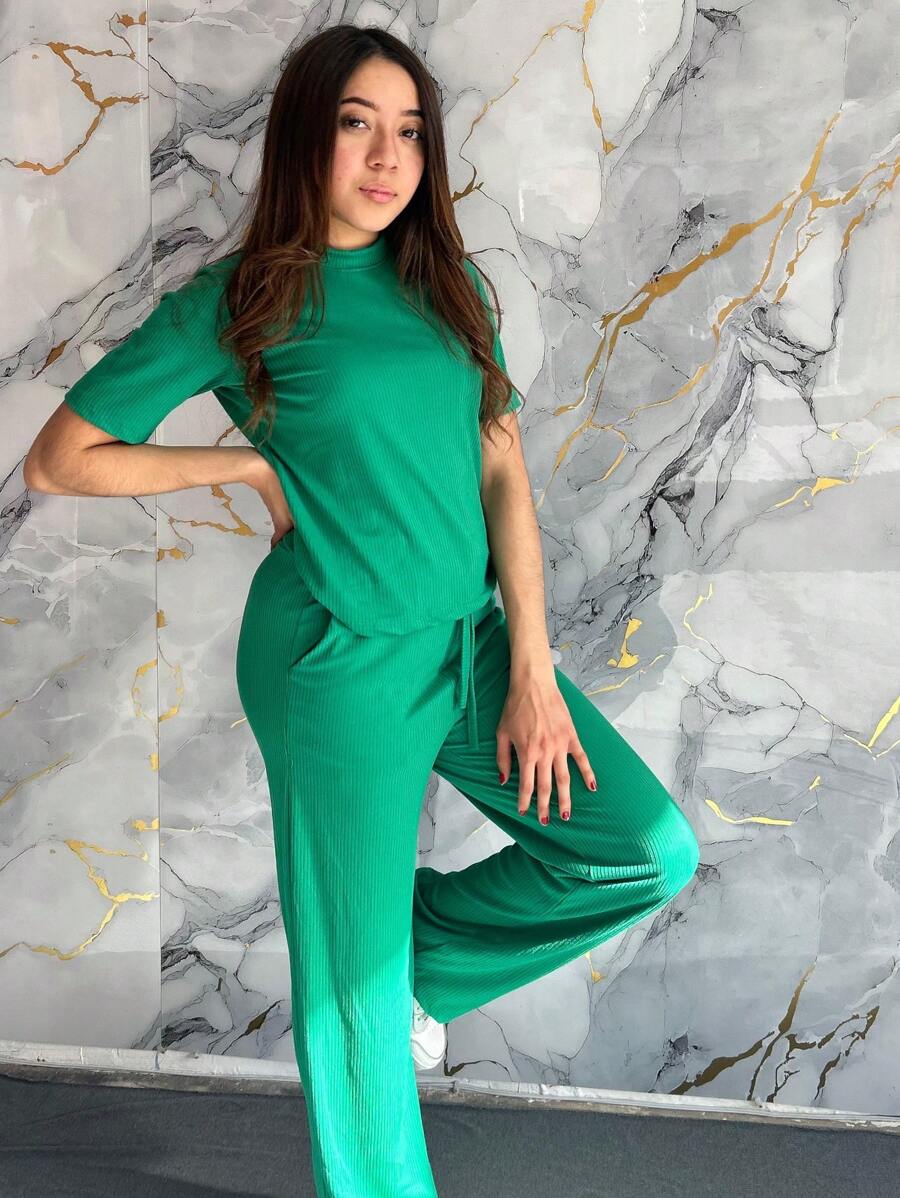 camiseta cuello redondo de hombros caídos y pantalones largos acampanados con cordón delantero y cintura alta moda casual cómoda - Verde - Ver 1